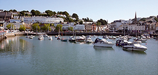 /uploadedfiles/media/en/Inglaterra/TQY/Cursos de inglés Torquay.jpg